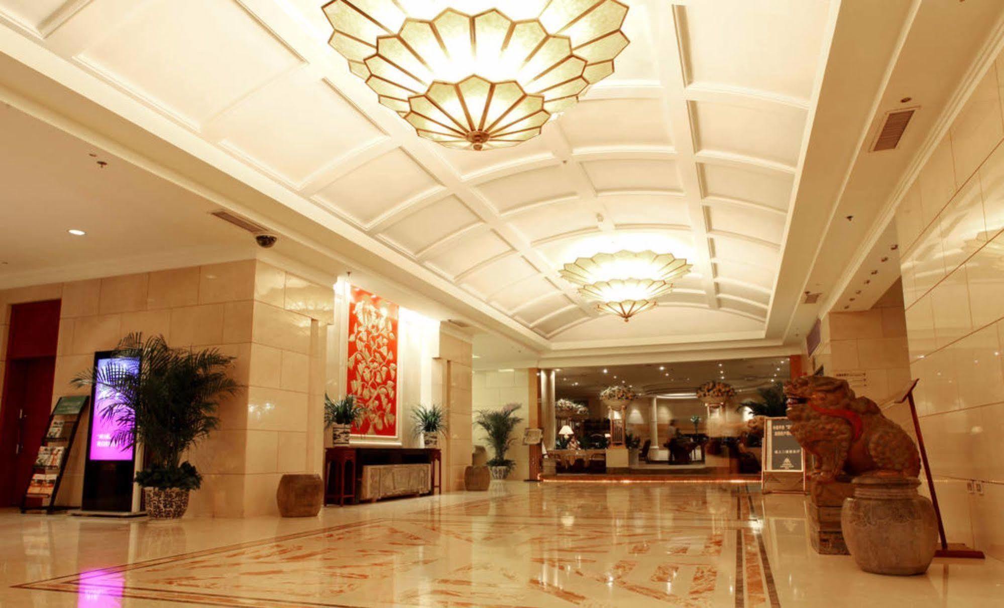 Hotel Ramada By Wyndham Xian Bell Tower Exterior foto