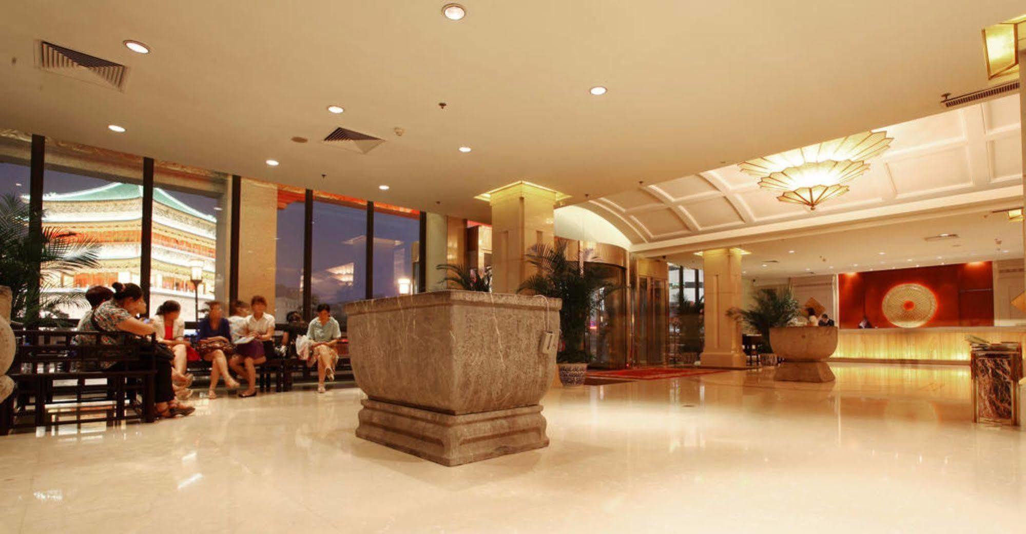 Hotel Ramada By Wyndham Xian Bell Tower Exterior foto